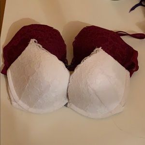 2 lace push-up bra’s
